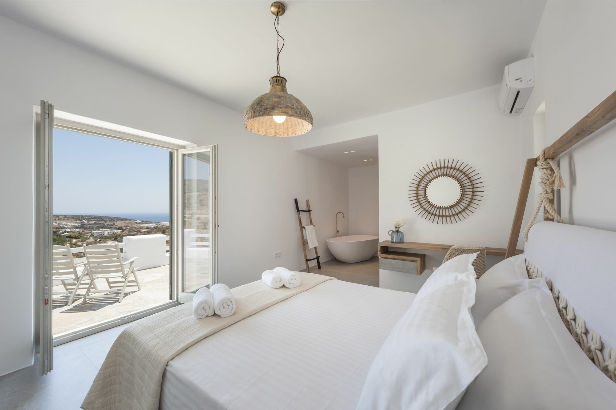 Niriides Luxury Villas อลิกิ ภายนอก รูปภาพ