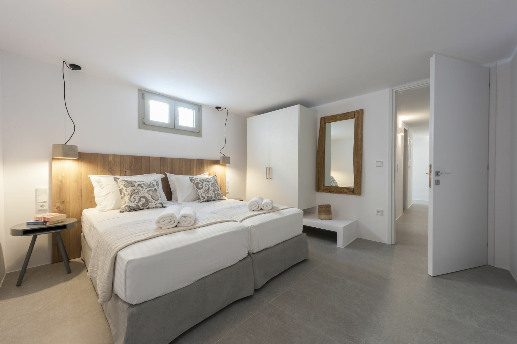 Niriides Luxury Villas อลิกิ ภายนอก รูปภาพ