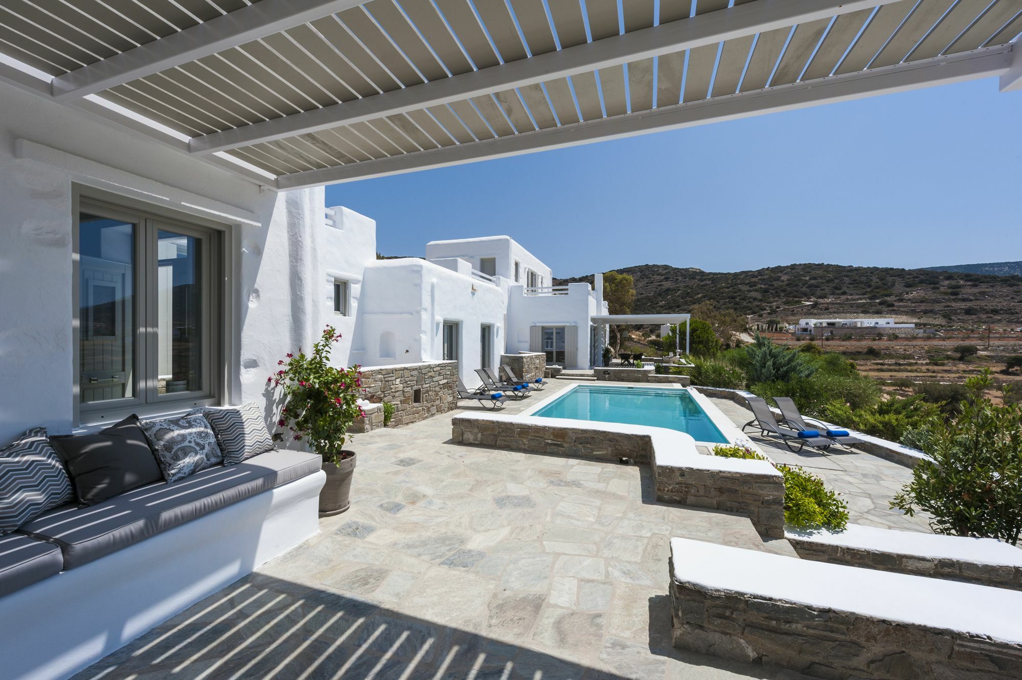 Niriides Luxury Villas อลิกิ ภายนอก รูปภาพ