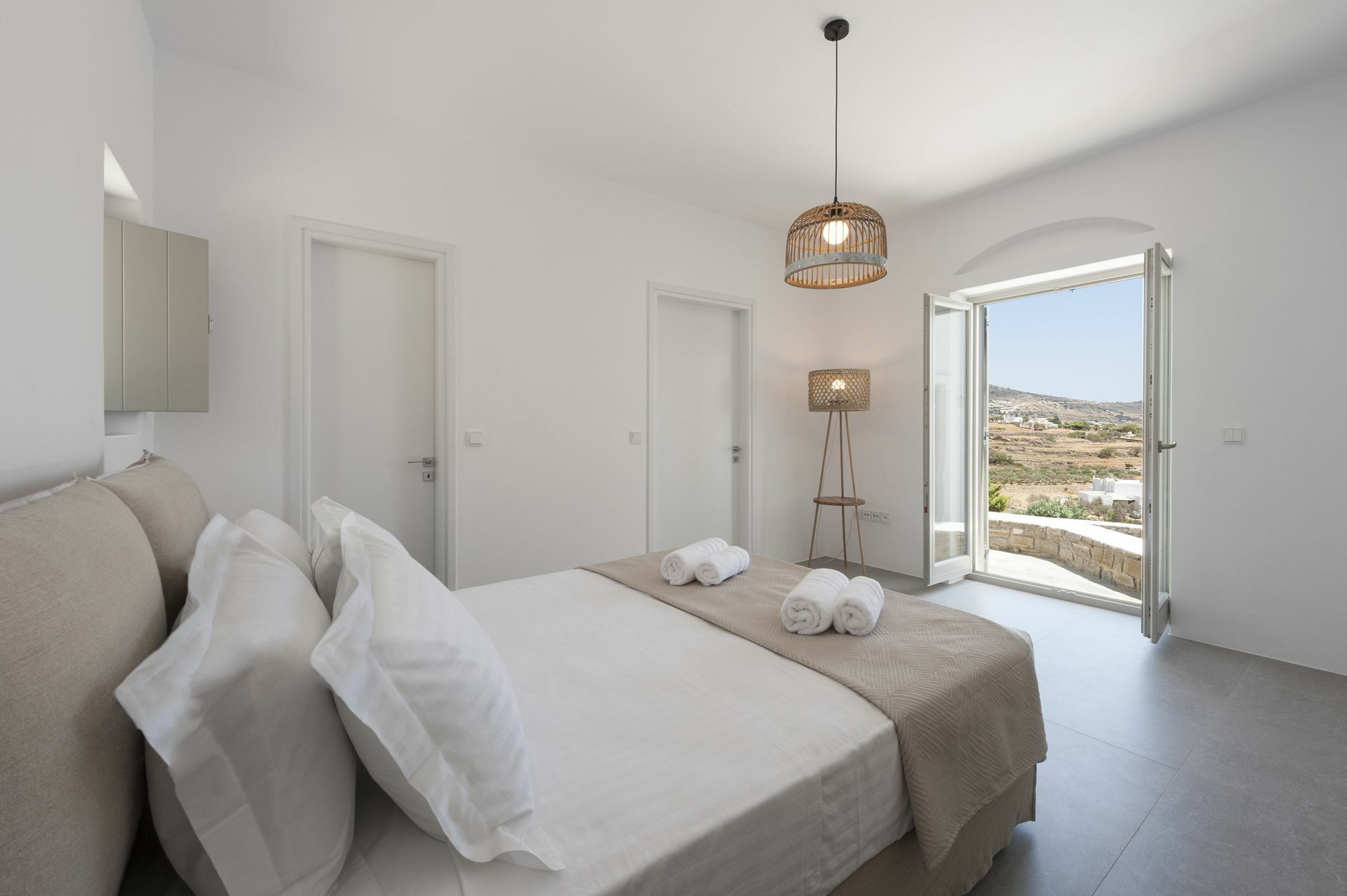 Niriides Luxury Villas อลิกิ ภายนอก รูปภาพ