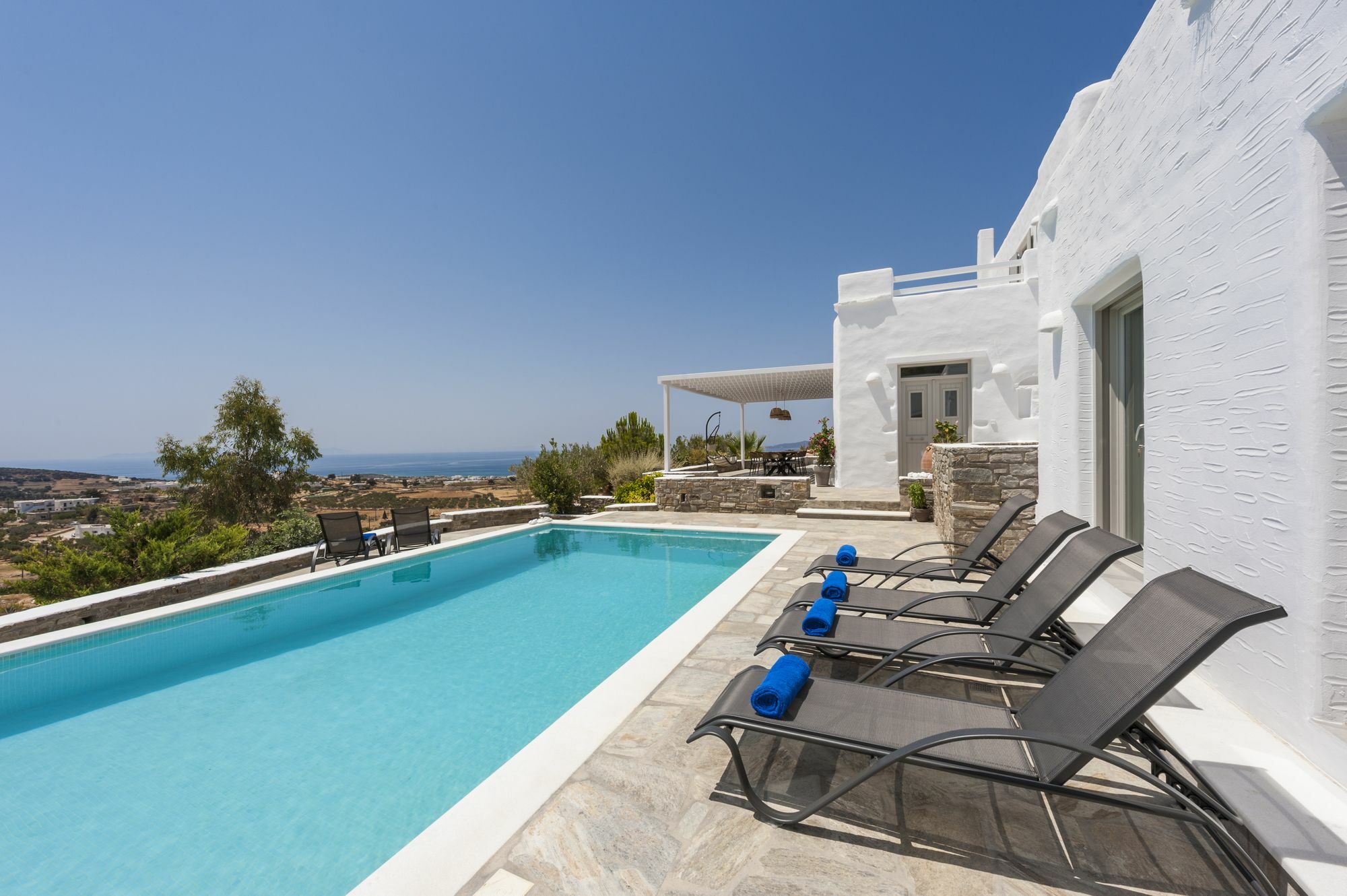 Niriides Luxury Villas อลิกิ ภายนอก รูปภาพ